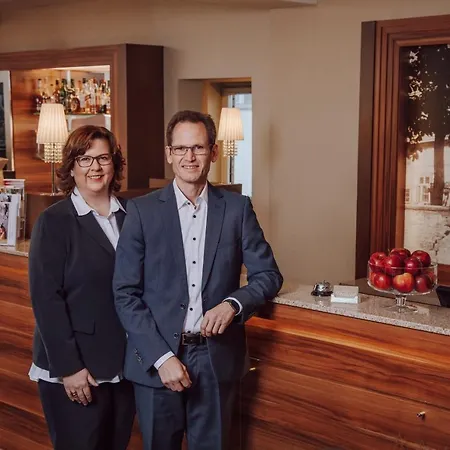 Huenerbein's Posthotel Otel