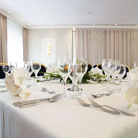 Huenerbein's Posthotel Otel 3*