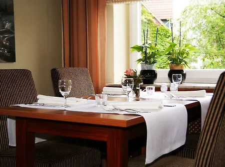 Huenerbein's Posthotel In Bissendorf 3*