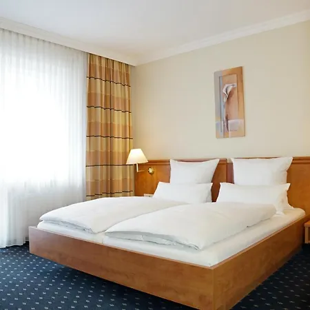 Huenerbein's Posthotel In Bissendorf 3*